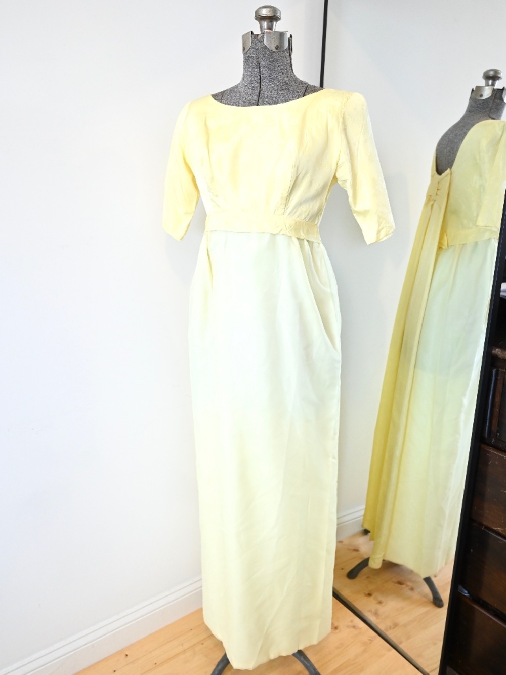 1960s-70s Pale Butter Yellow Empire Waist Short Sleeve Gown w/ Detachable Train